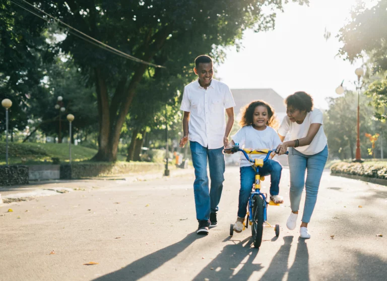 neighbourhood-pexels-panditwiguna-1128318