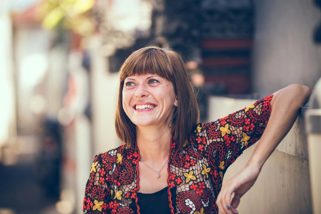 ebook-undependents-artem-beliaikin-j5almO1E8rU-unsplash-ezgif.com-jpg-to-webp-converter
